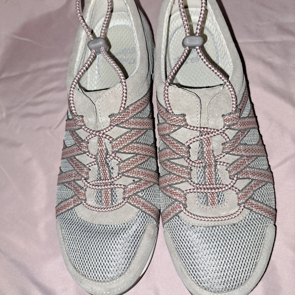 Shoes - Picture 8 of 8